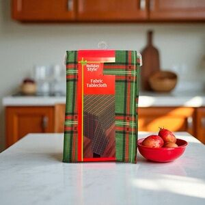 Holiday Style Rectangle Fabric Green Plaid Tablecloth 70" NEW‎